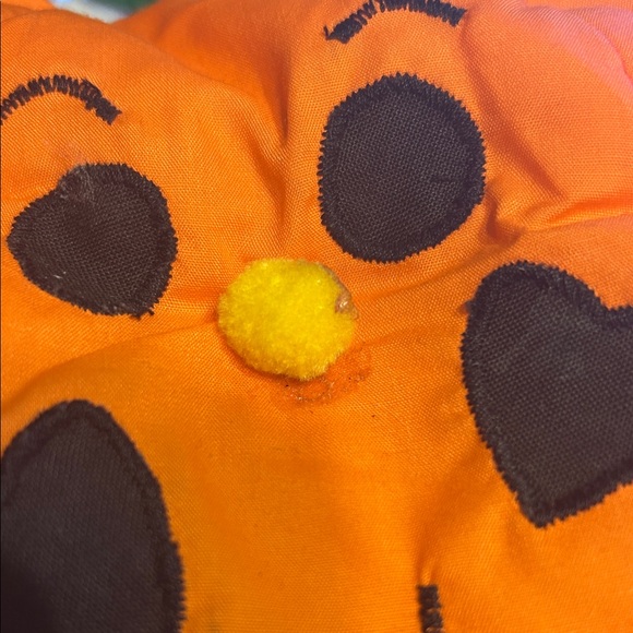 Vintage homemade pumpkin bucket/basket    Good condition.  Only spot near nose - Picture 3 of 5